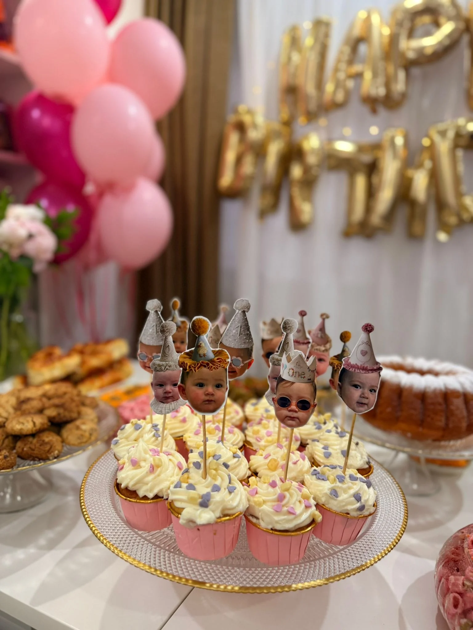 10 Adet Seçenekli Bebek 1 Yaş Taç Şapka Fotoğraflı Doğum Günü Cupcake Kürdan Süsü
